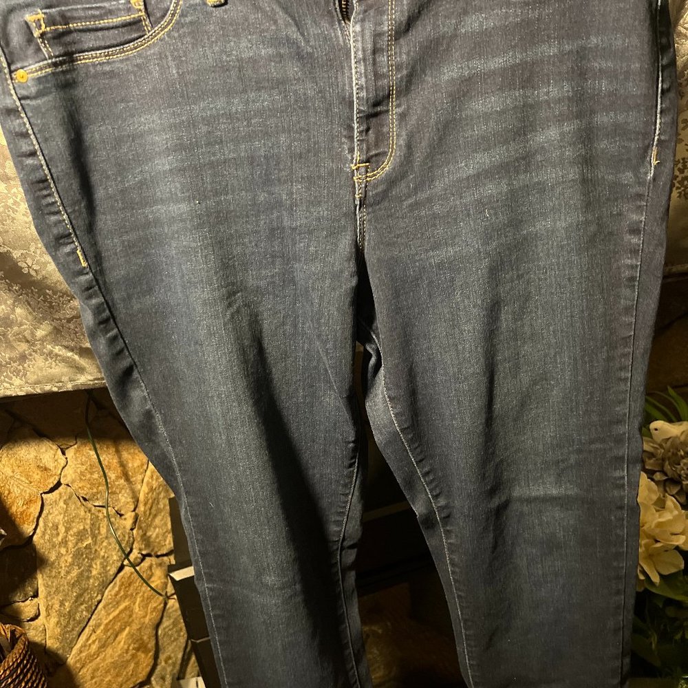 WOMENS JEANS